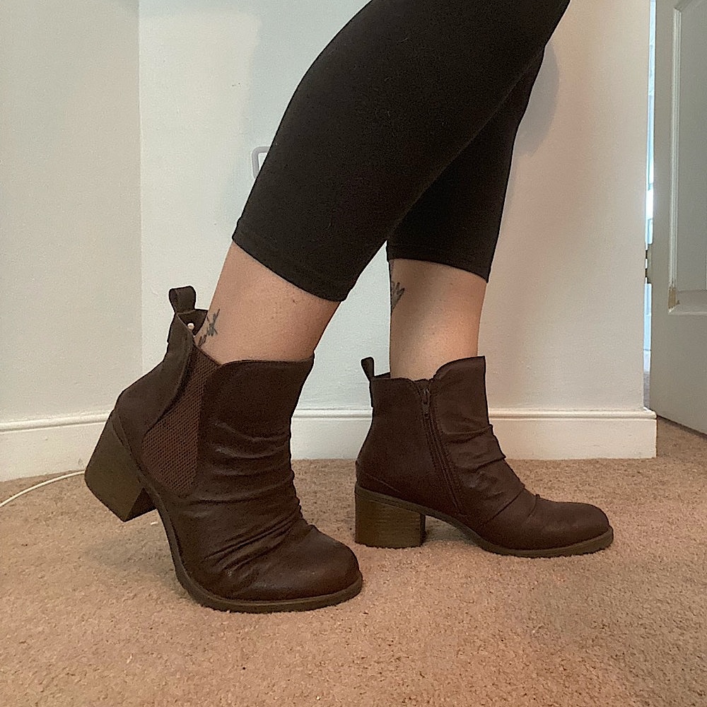 Baretraps Drennan Brown Ankle Boots